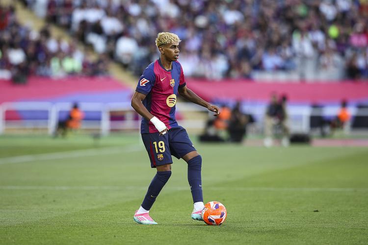 39岁仍然无所畏惧：诺伊尔的拜仁传奇继续