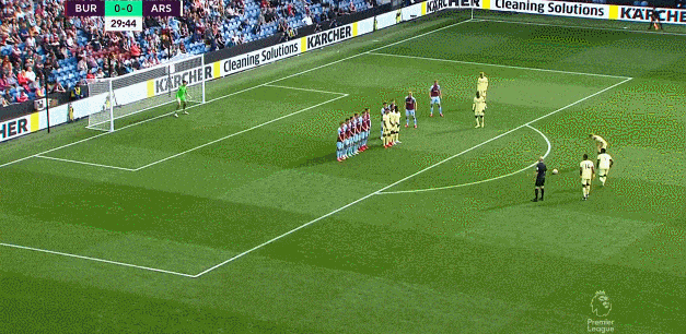 圣保利主帅调侃凯恩：去年他踢我们那脚射门，球现在还在飞吧