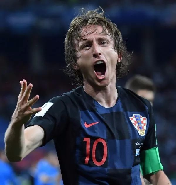 混团世界杯：国乒8-2法国，6连胜！王曼昱救4个局点，大胖惨遭逆转